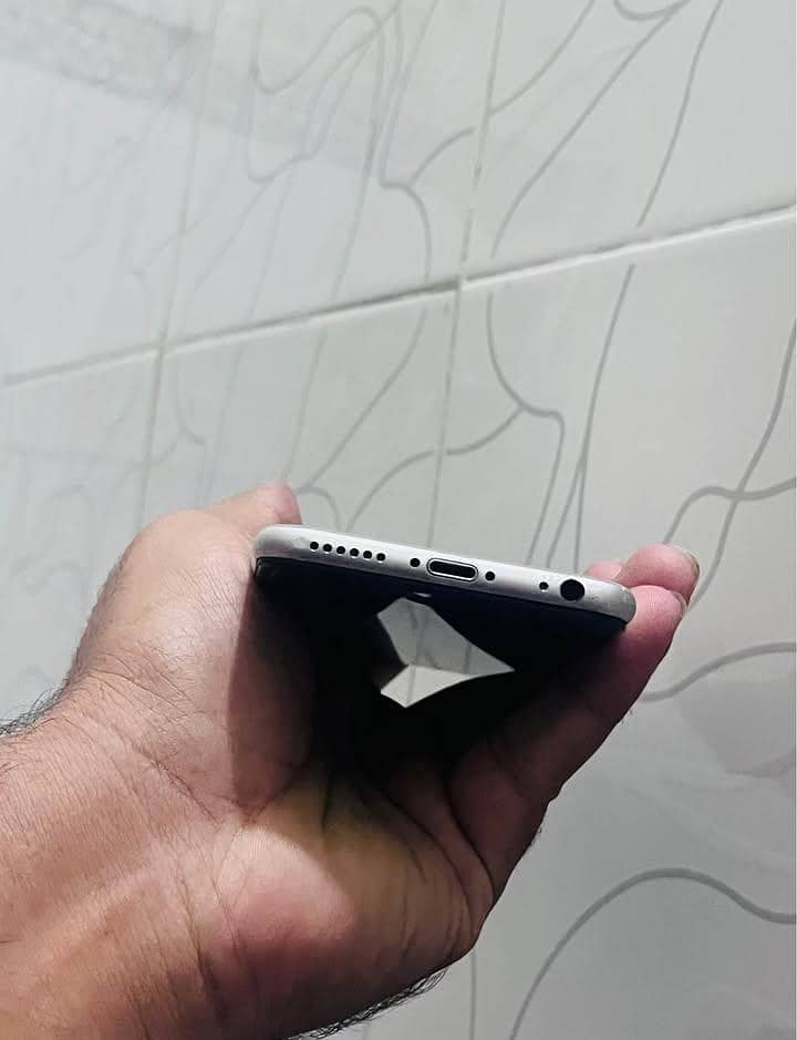 Apple iPhone 6S Plus 2