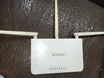Tenda F3 router