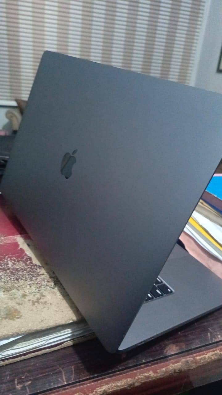 MacBook Pro 1