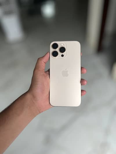 Iphone 16 pro Max 10/by 10 jv