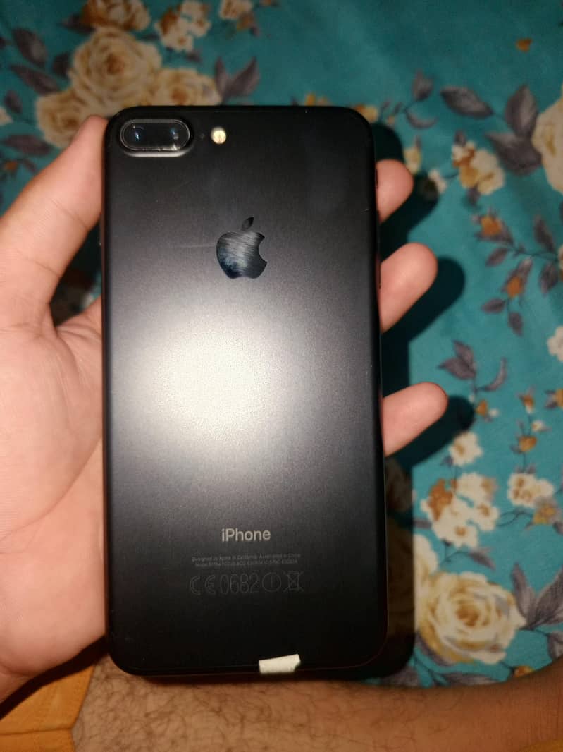 Apple iPhone 7 Plus 1