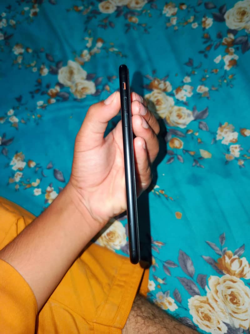 Apple iPhone 7 Plus 3