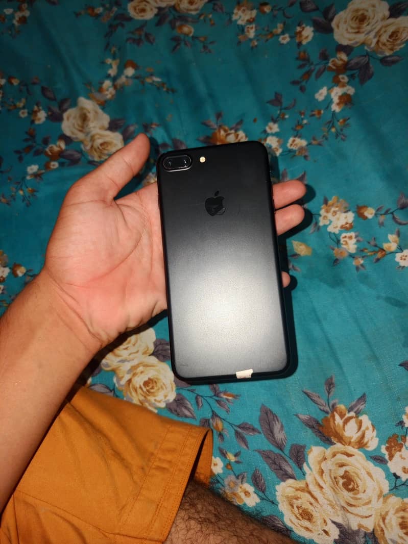 Apple iPhone 7 Plus 4