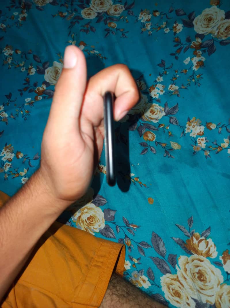 Apple iPhone 7 Plus 5