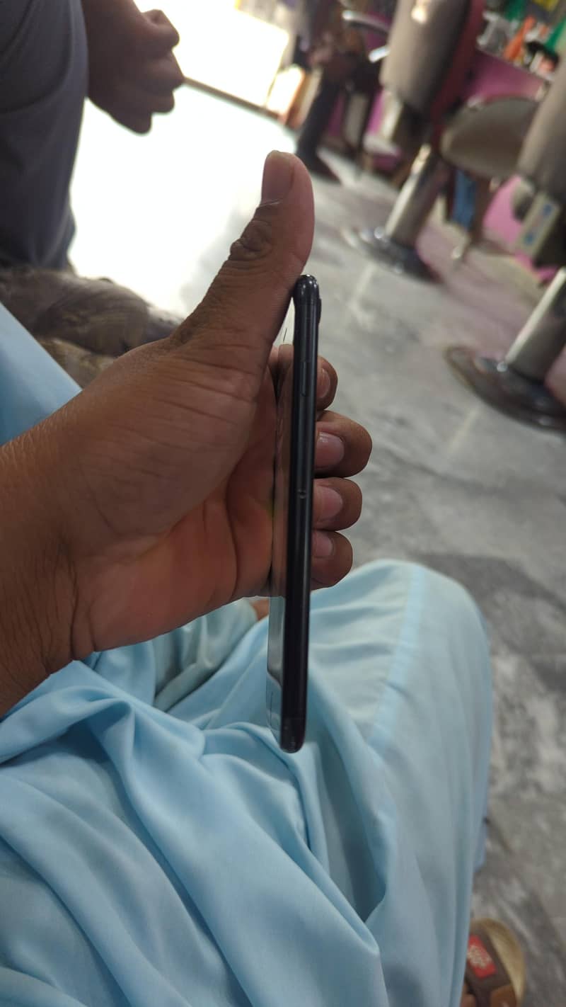 Apple iPhone 7 2