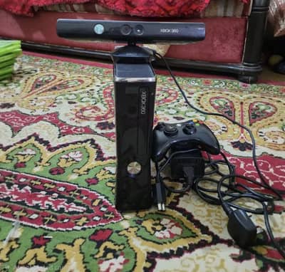 Xbox 360 Slim original console || wireless controller|| geniun condi