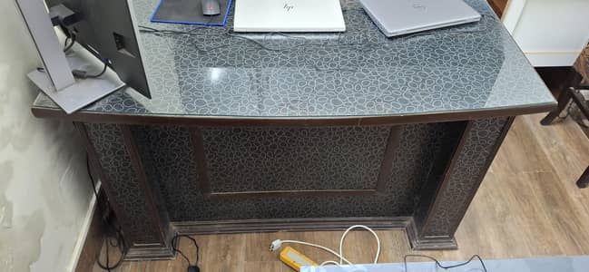 Office executive tabel