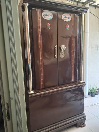 Iron Wardrobe (Paita)