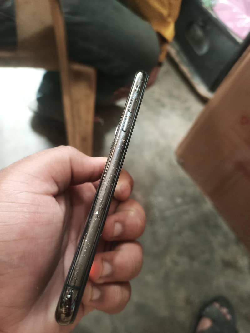 Apple iPhone X 2