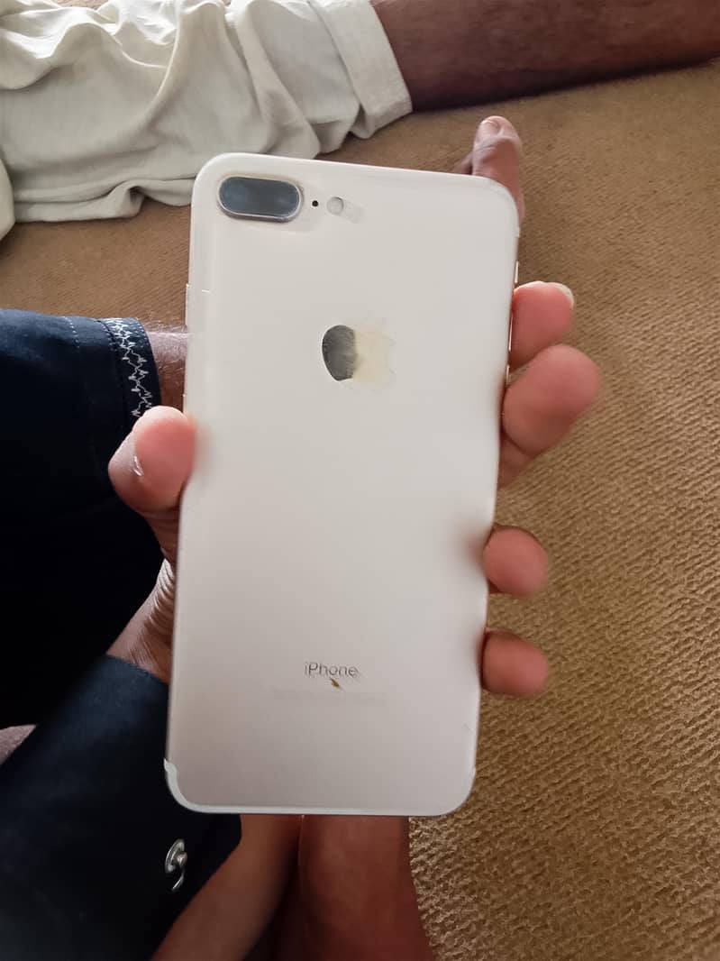 Apple iPhone 7 Plus 1