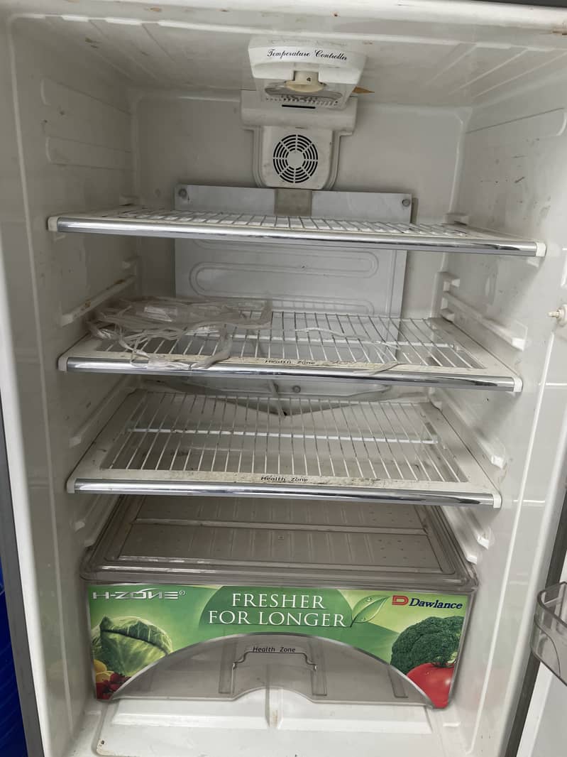 Dawlance medium refrigerator in good condition 2