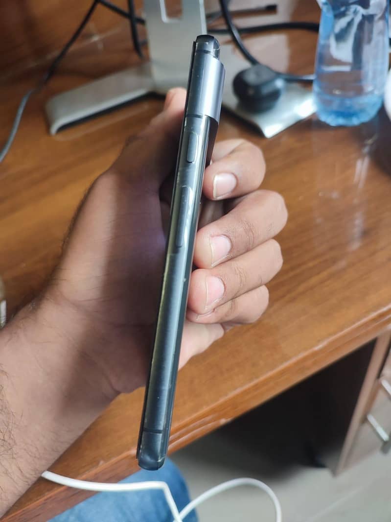 Google Pixel 8 4