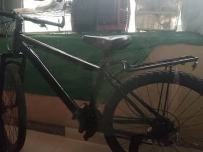 Blackbicycle with 3 gears available in mint condition