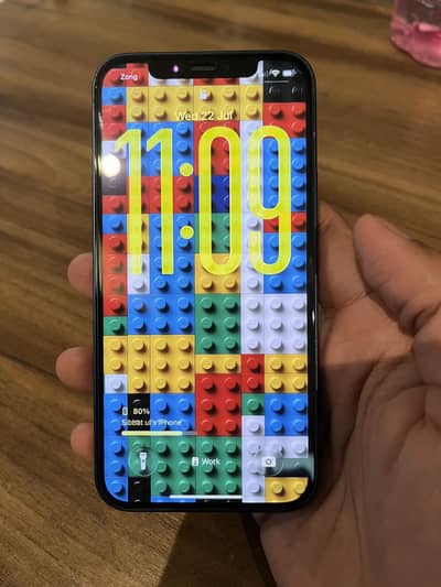 Apple iPhone 12