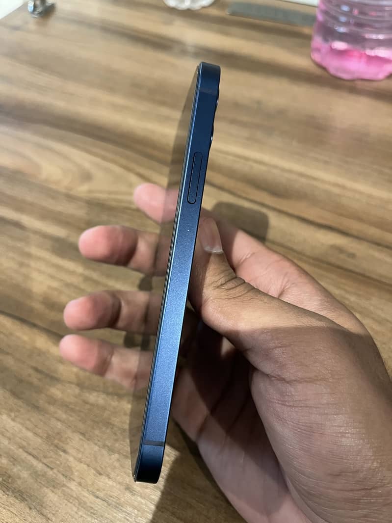 Apple iPhone 12 2