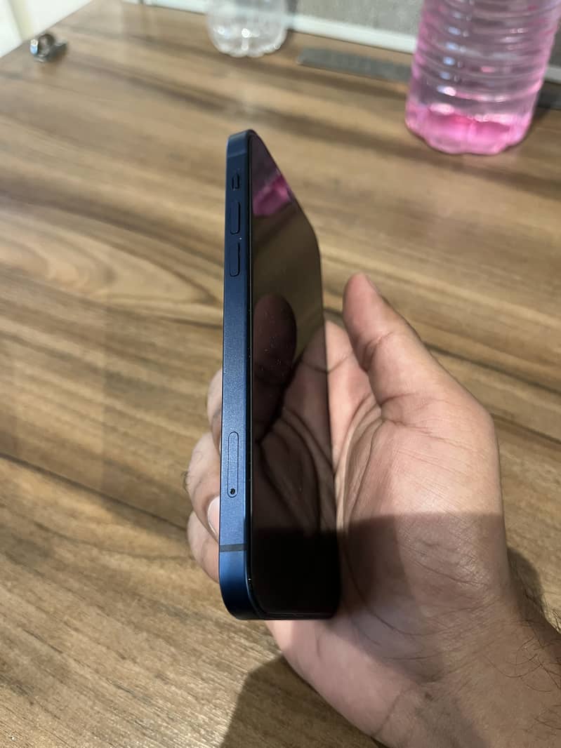 Apple iPhone 12 3