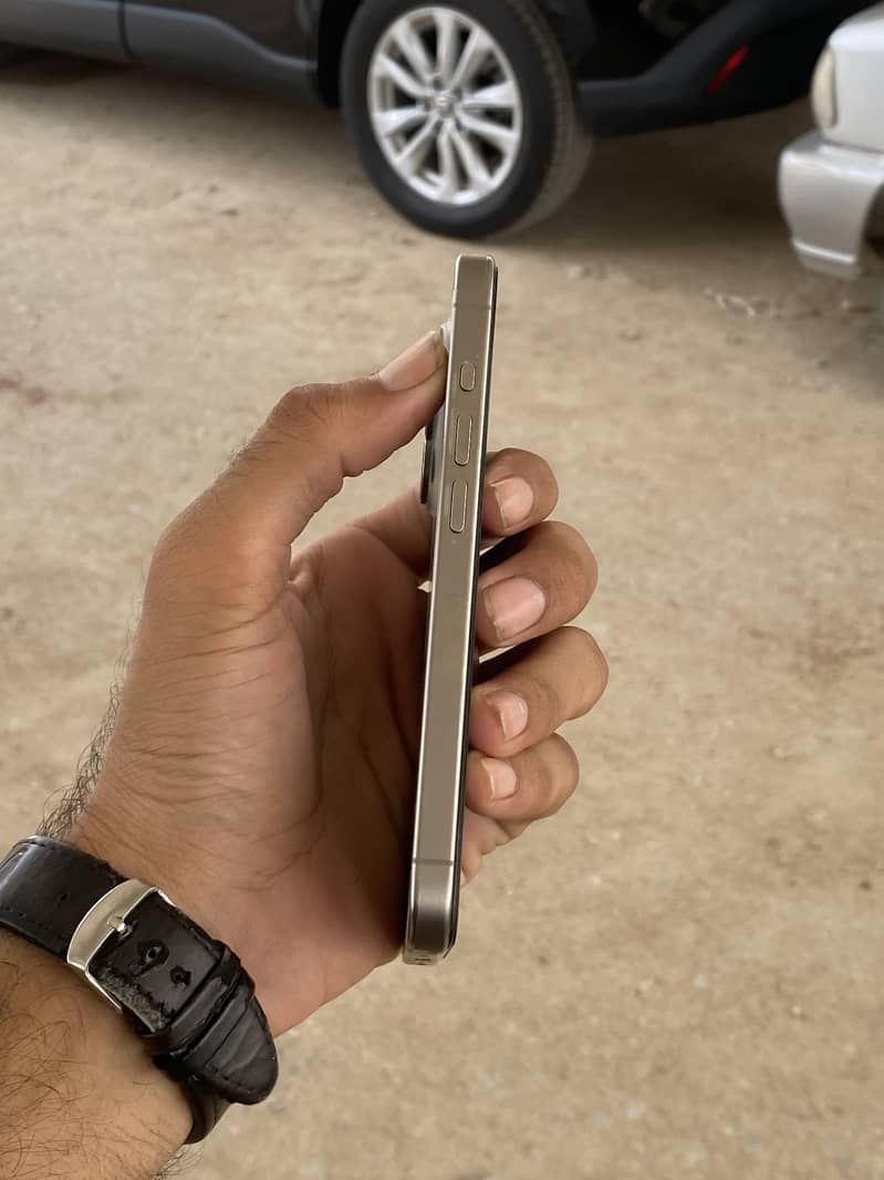 iPhone 15 pro 3