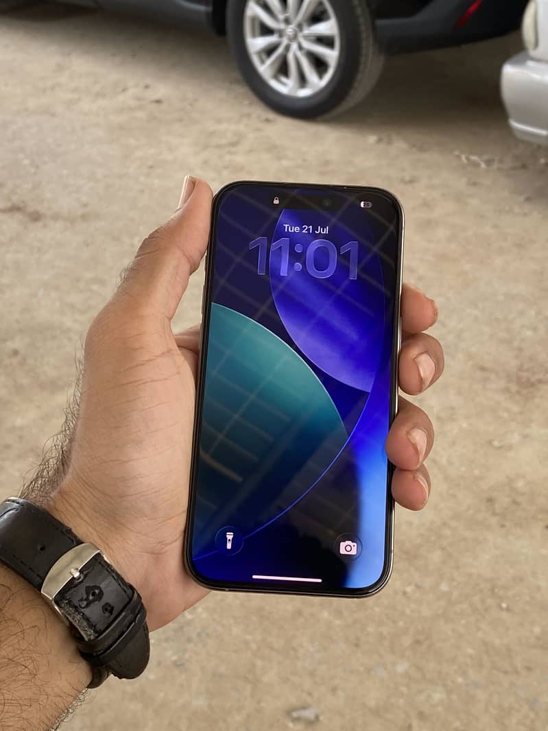 iPhone 15 pro 4