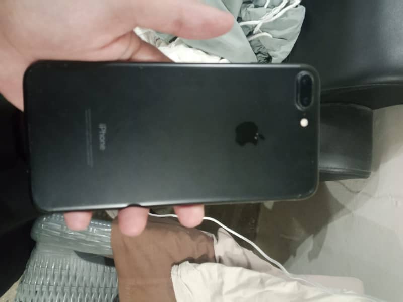 Apple iPhone 7 Plus 6