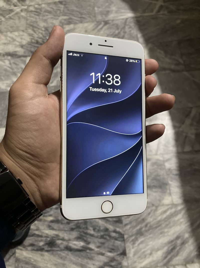 Apple iPhone 7 Plus 1