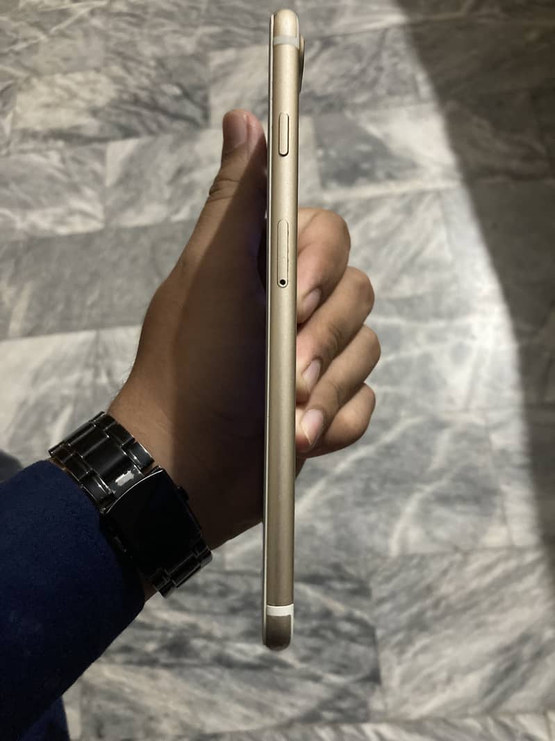 Apple iPhone 7 Plus 4