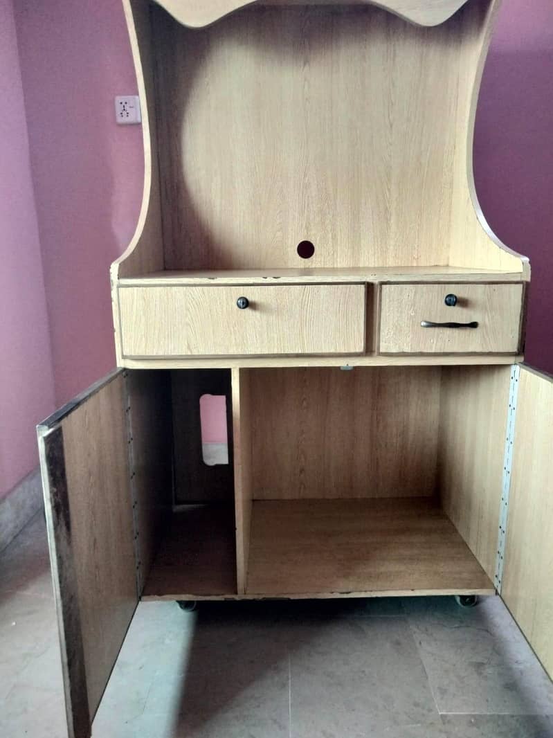 Computer trolley good in condition 1