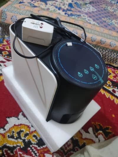 Portable Oxygen Concentrator – Excellent Condition – Home & Travel Use