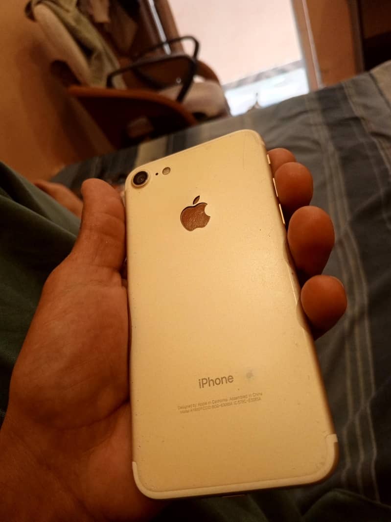 Apple iPhone 7 7