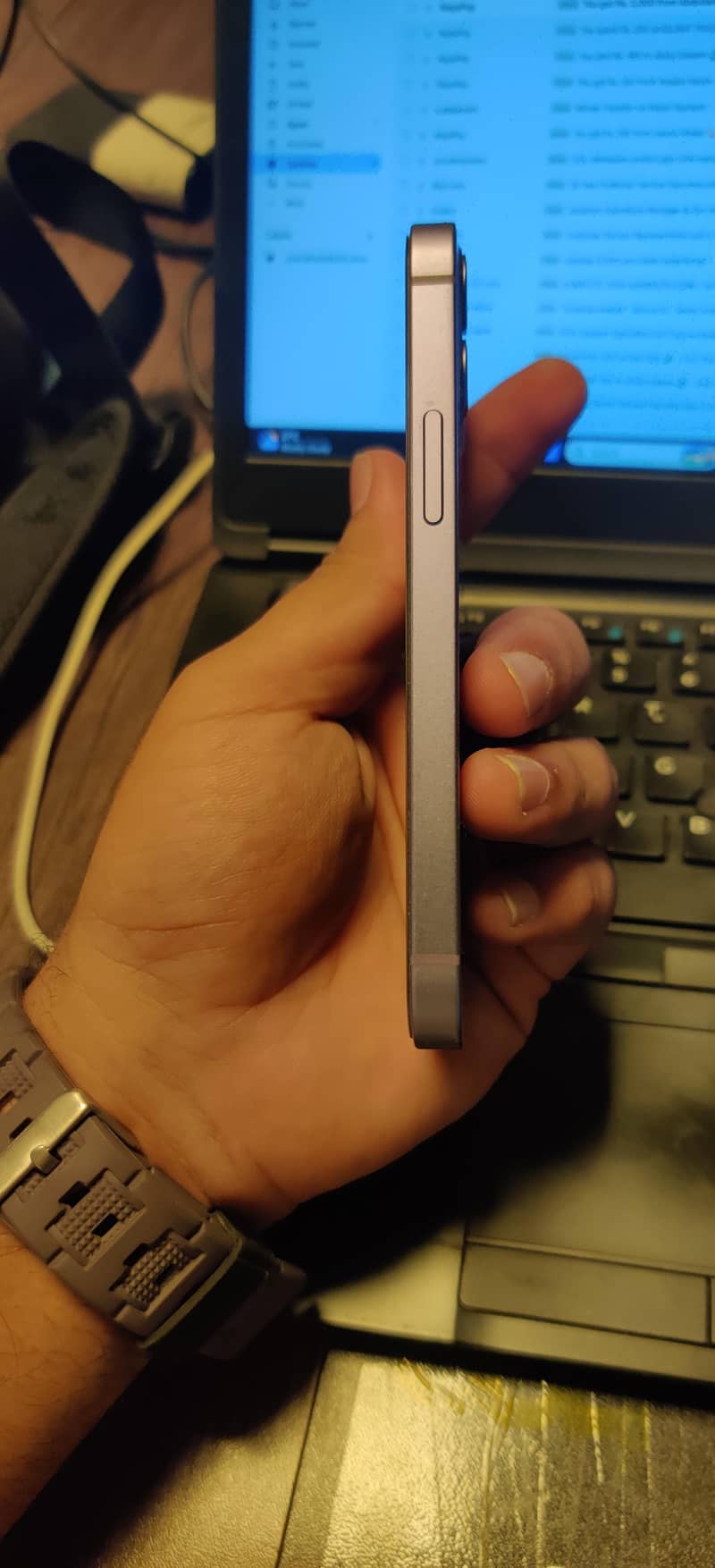 Apple iPhone 12 mini 1