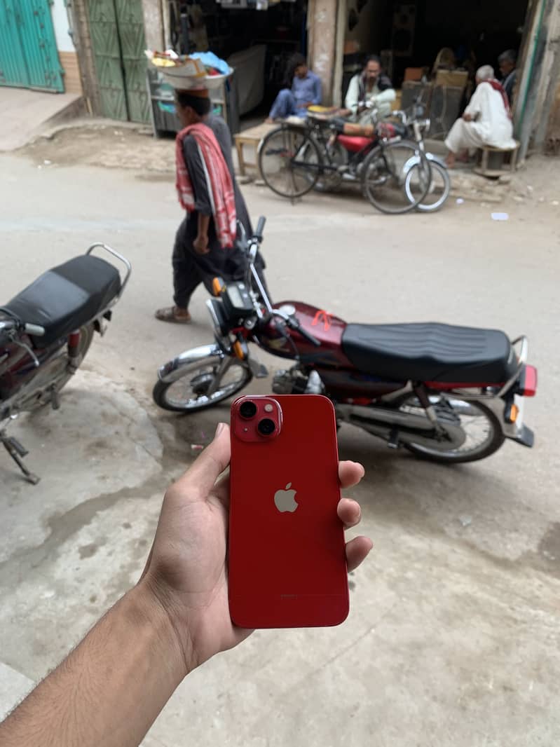 Apple iPhone 13 2