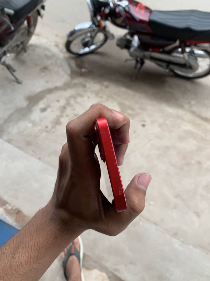 Apple iPhone 13 3