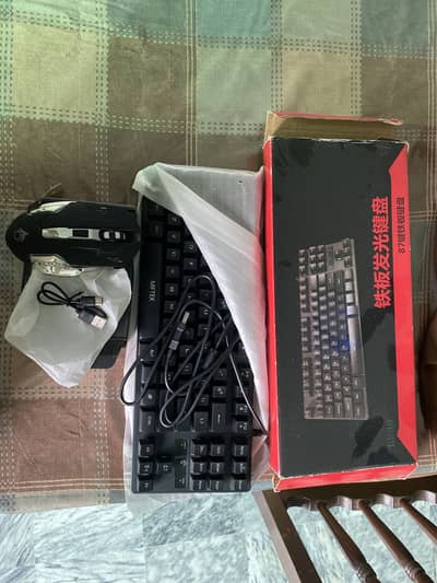 Rgb rechargable mouse and rgb keyboard gaming exchange whith animals