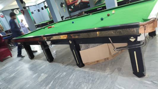 RunninG SNOONKER CLUB FOR SALE