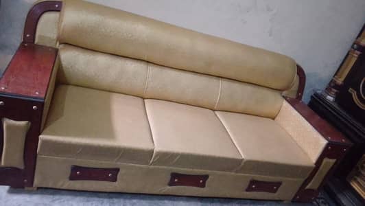 like new 1+1+3 sofa set with 2 tabels for sale Faisalabad