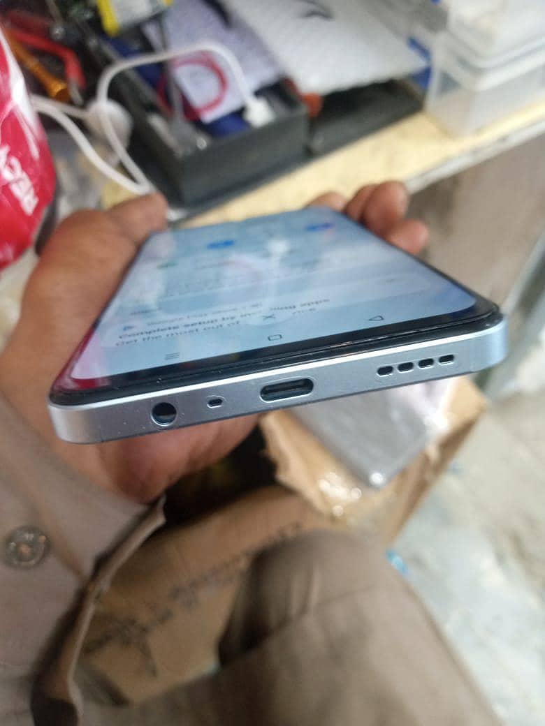 Realme Note 60 4