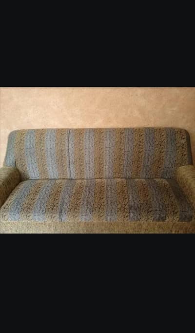 Sofa set five seater for sale in good condition