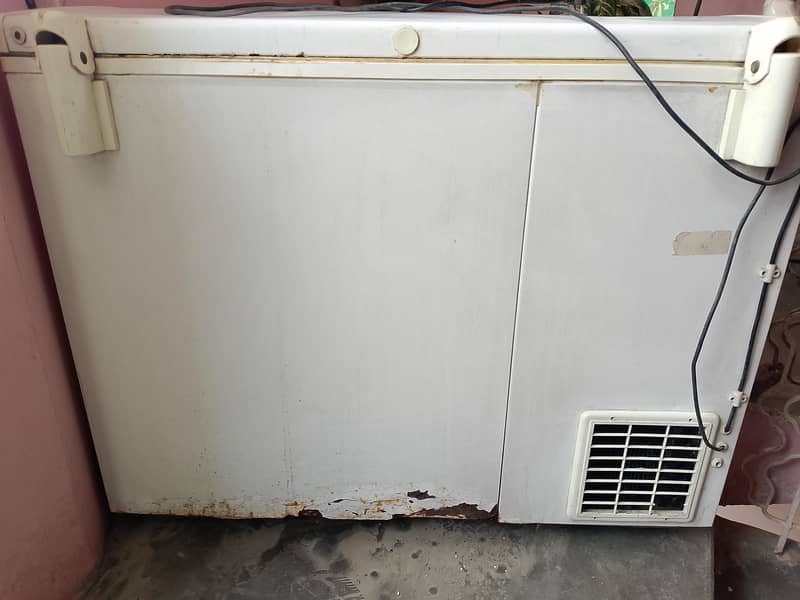 waves deep freezer 1