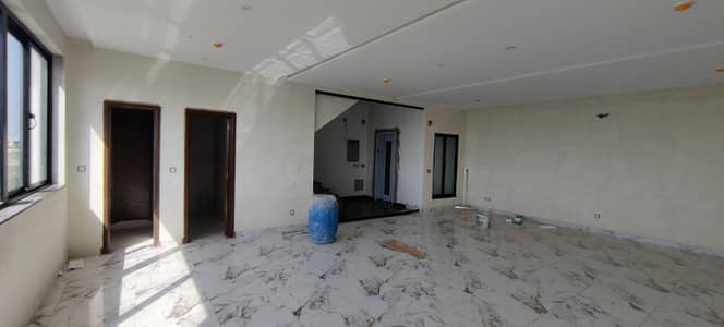 4 Marla Floor With Lift Office For Rent
