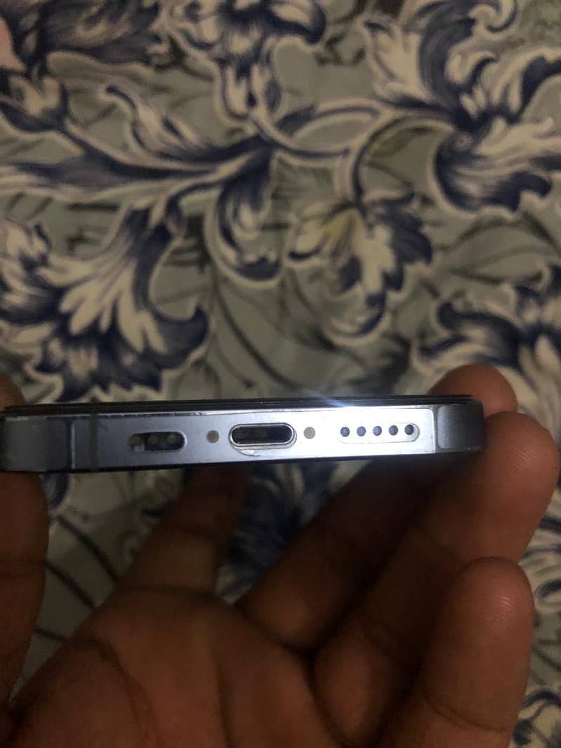 Apple iPhone 13 Pro 1