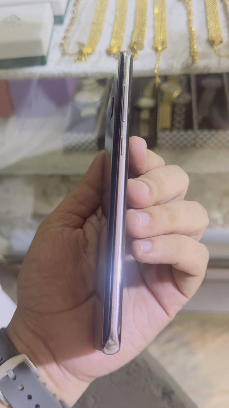 Samsung Mobile S8 Plus 7