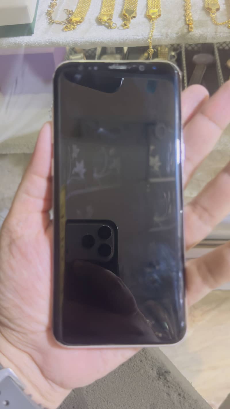 Samsung Mobile S8 Plus 9