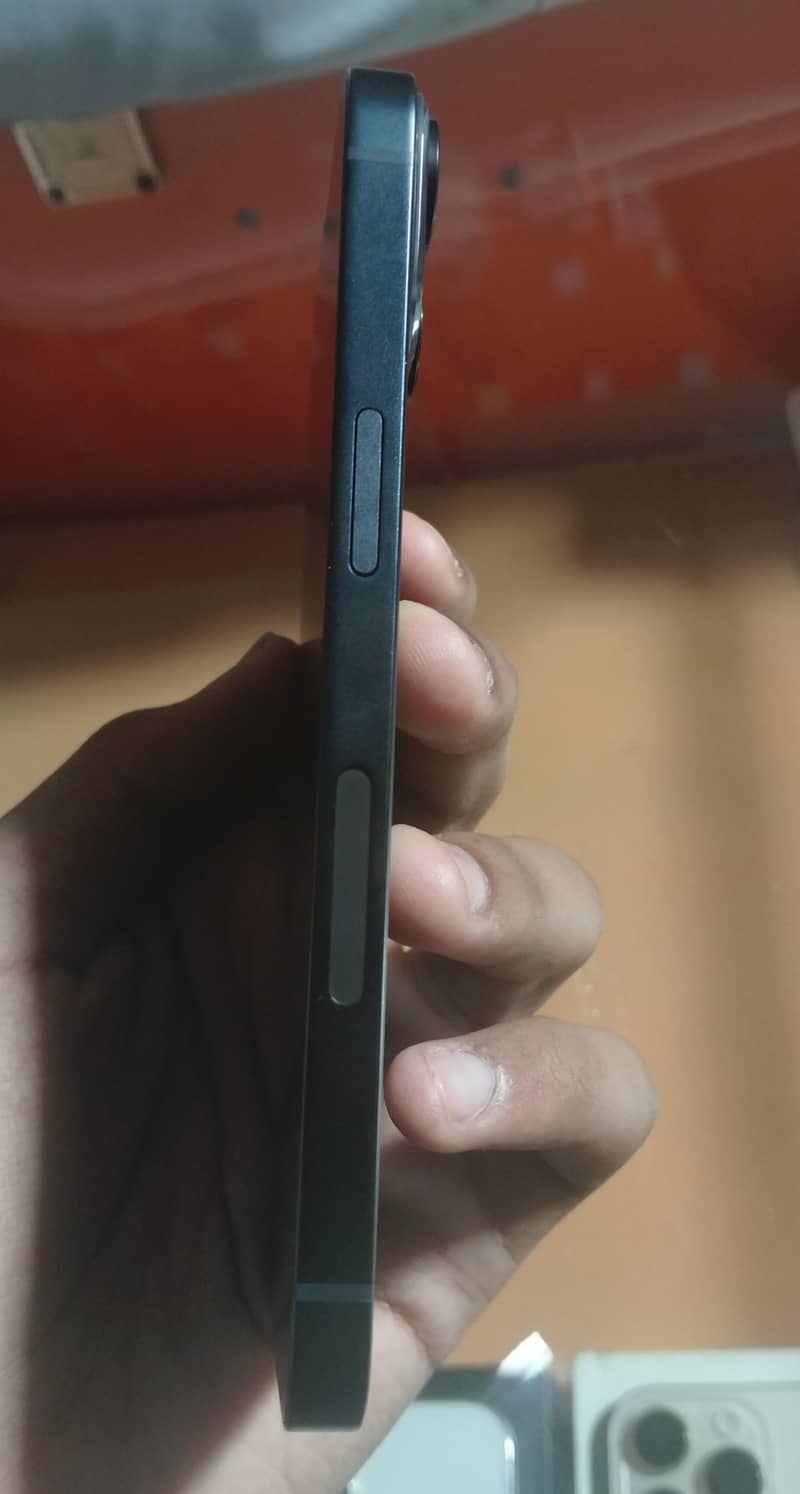 Apple iPhone 14 4