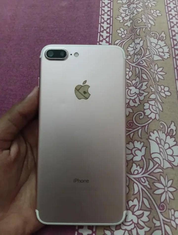 Apple iPhone 7 Plus 2
