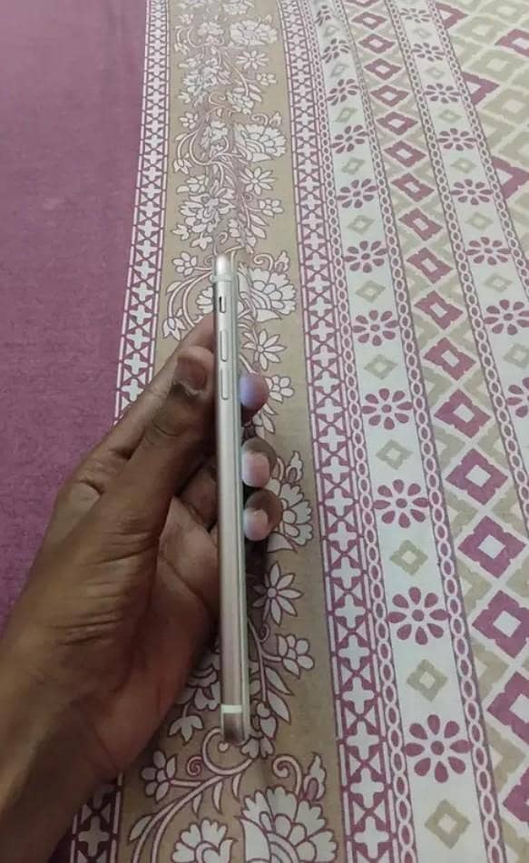 Apple iPhone 7 Plus 4