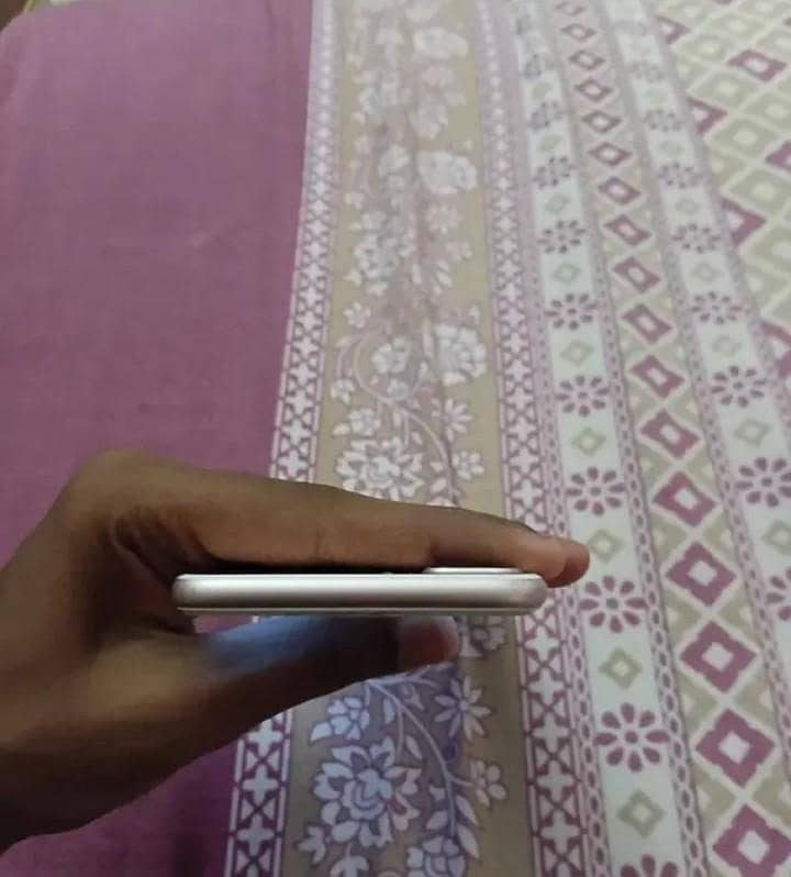 Apple iPhone 7 Plus 5