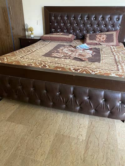 King Size Wooden Bed Set with Cushioned Headboard & 2 Side Tables | E