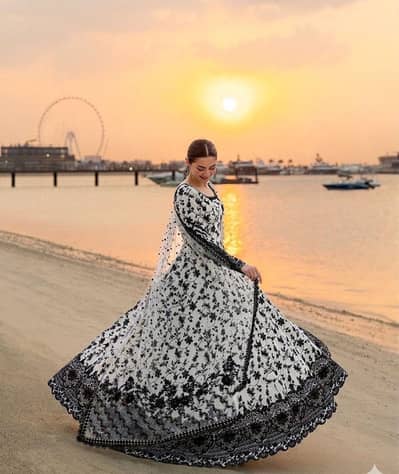 Digital printed lawn 3 piece suit