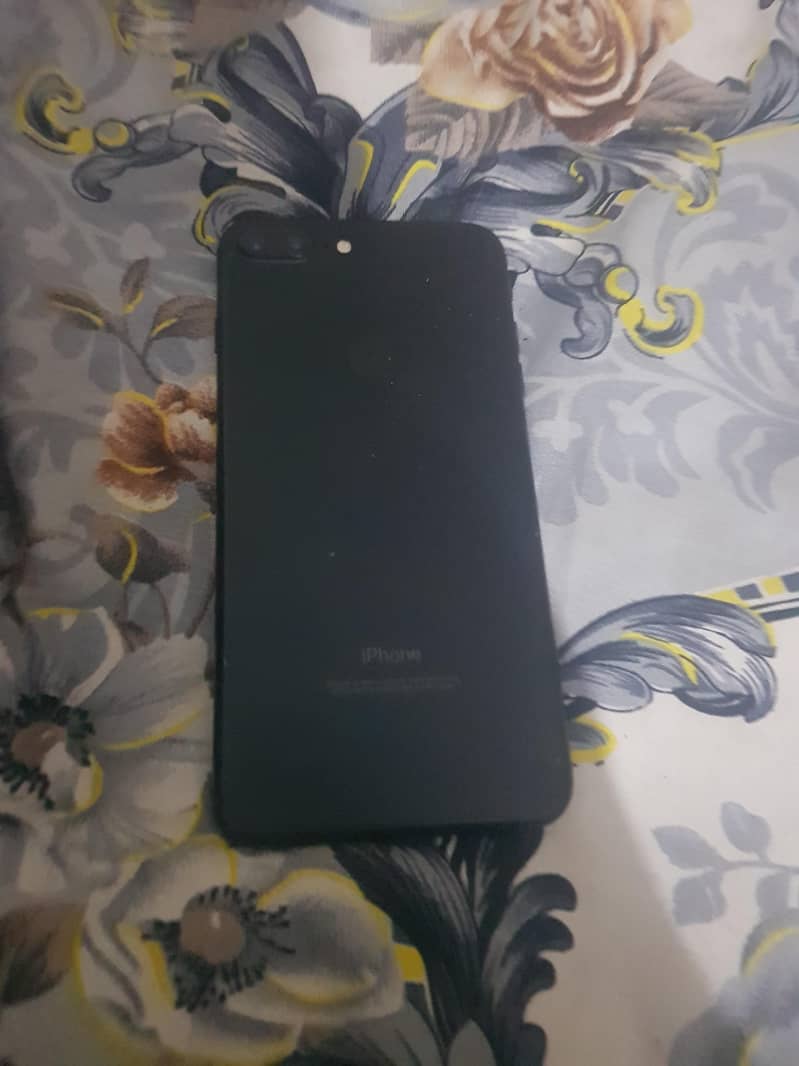 Apple iPhone 7 Plus 0