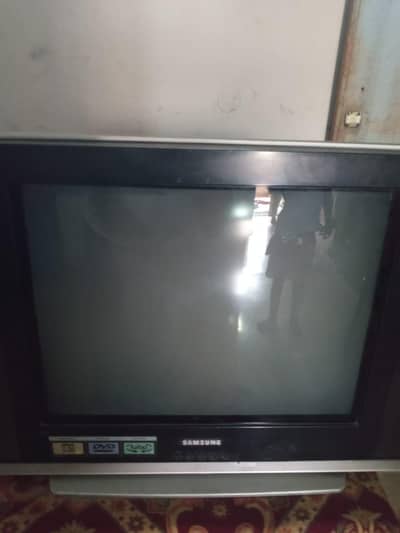 LG ka tv hai bilkul ok hai genuine condition main