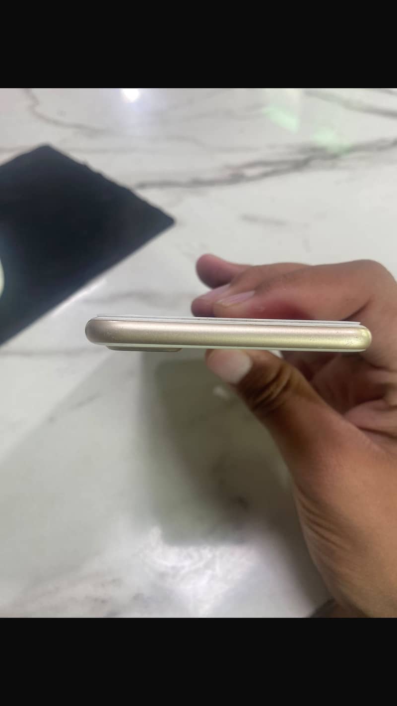 Apple iPhone 7 Plus 2